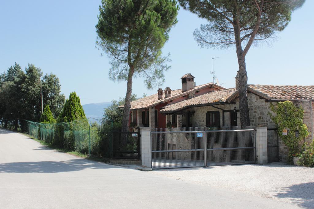 Societa Agricola F.Lli Angelucci Villa Cannara Eksteriør bilde