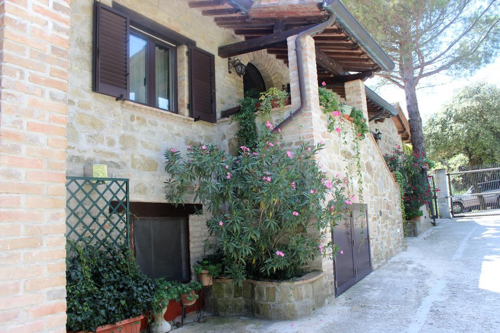 Societa Agricola F.Lli Angelucci Villa Cannara Eksteriør bilde